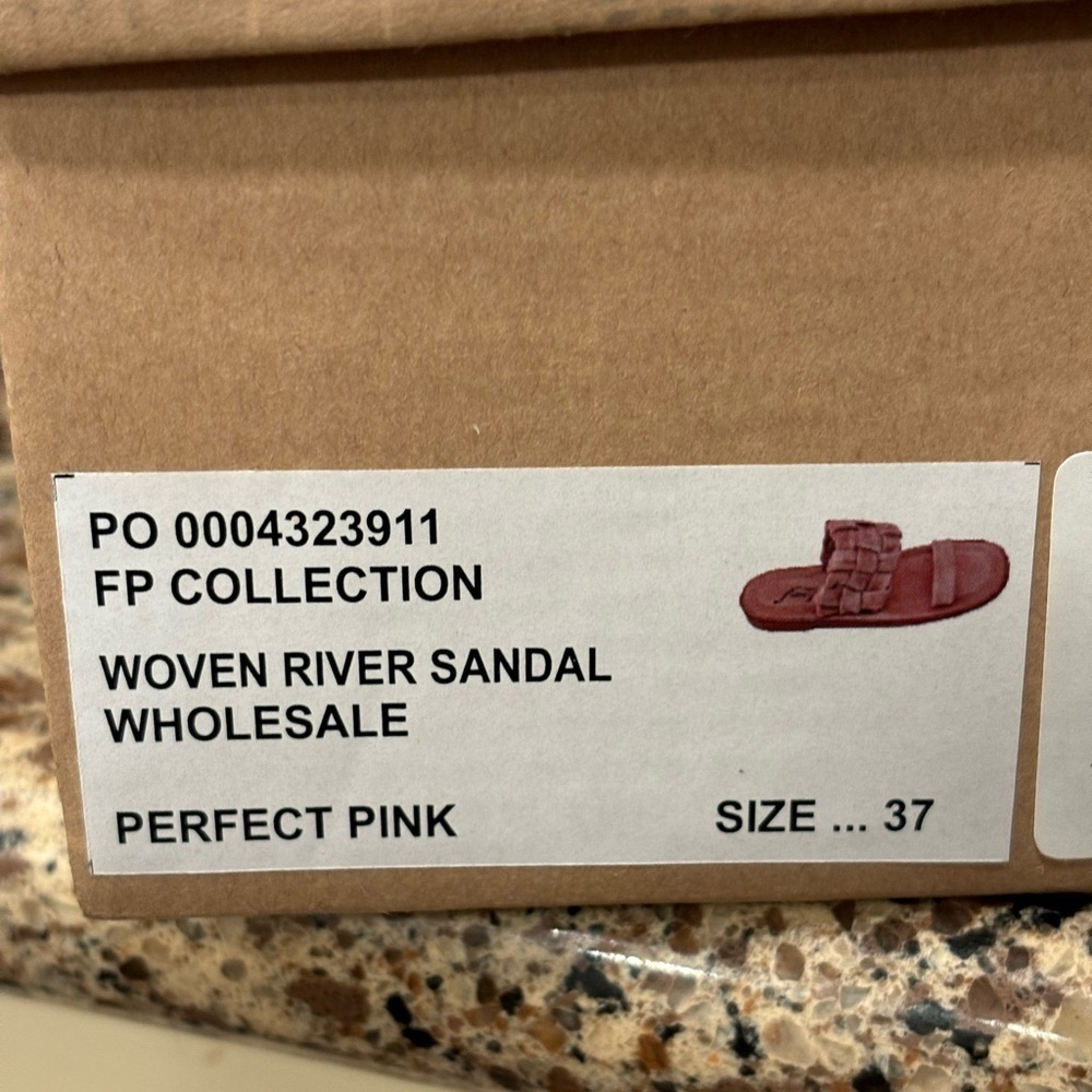 FREE PEOPLE Sandals River Pink Woven Leather Flats Sz 37 - Picture 11 of 12